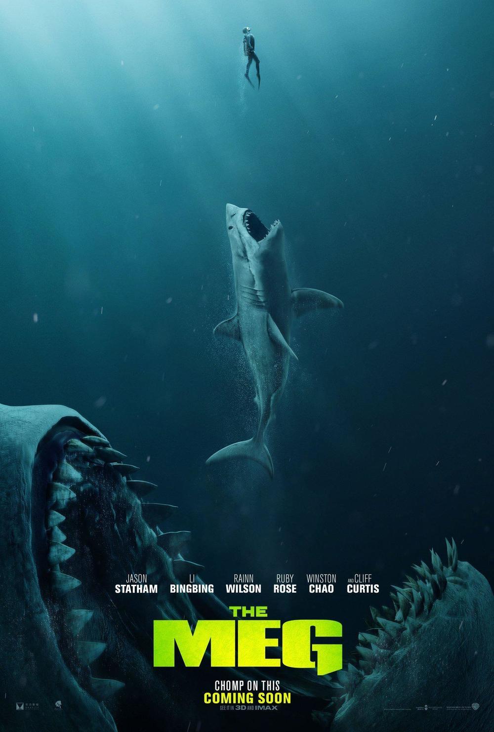 《巨齿鲨》全新海报 杰森·斯坦森上演鲨口逃生
