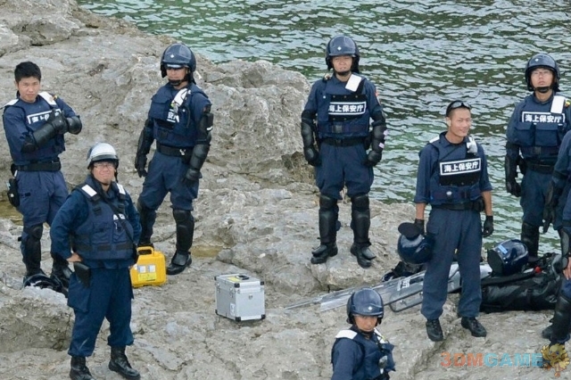 日本数十警察登钓鱼岛 台湾保钓船遭日舰包夹