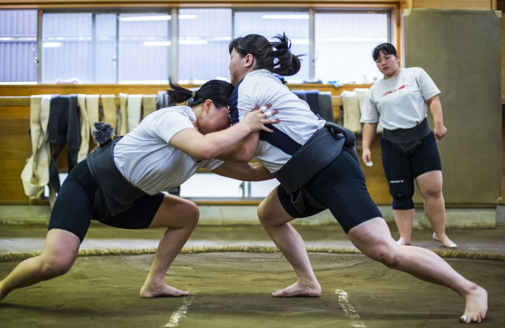 美丽之于魅力 逐渐被公众接受的日本女子相扑界探秘